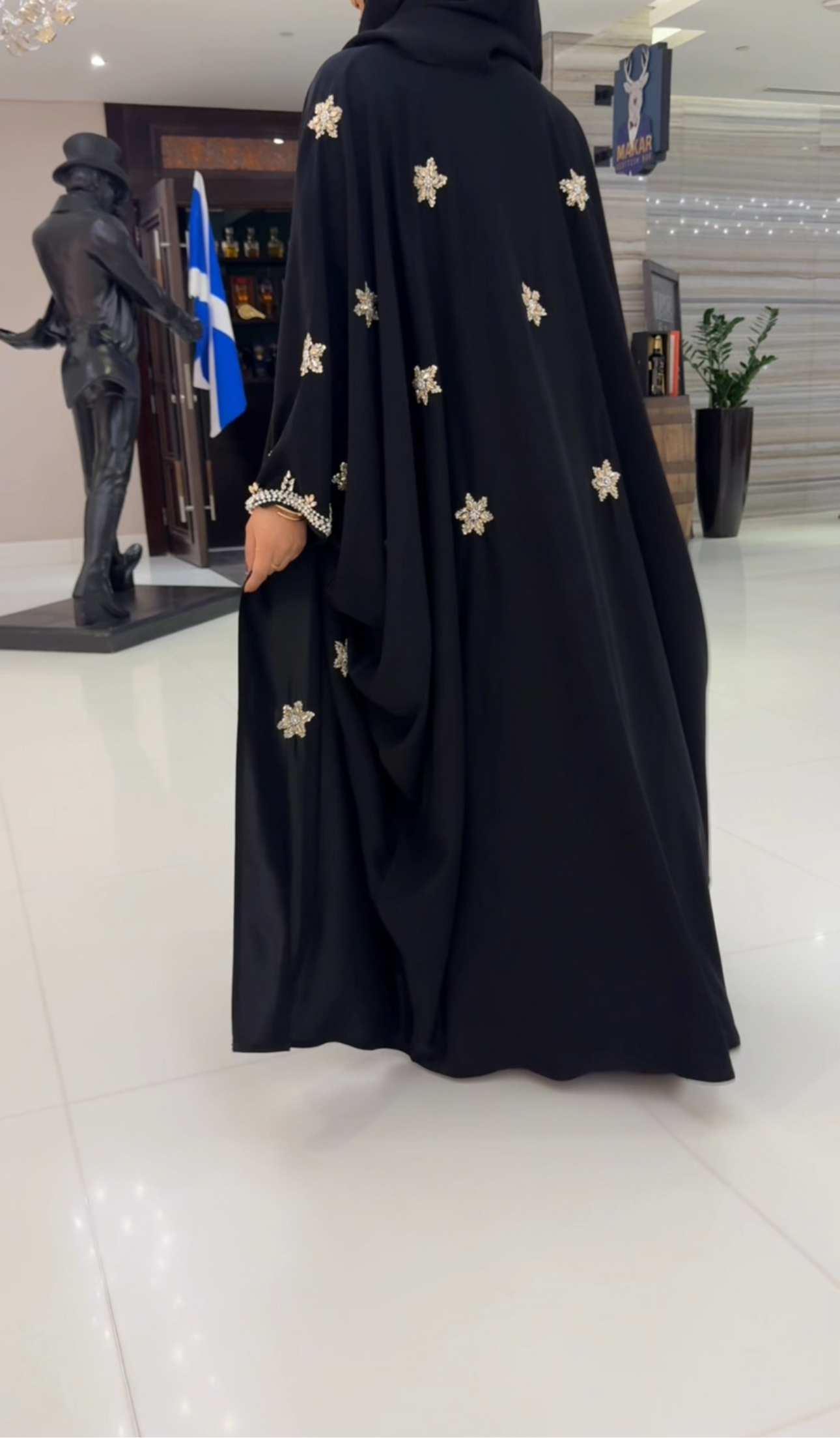 Nazia Abaya