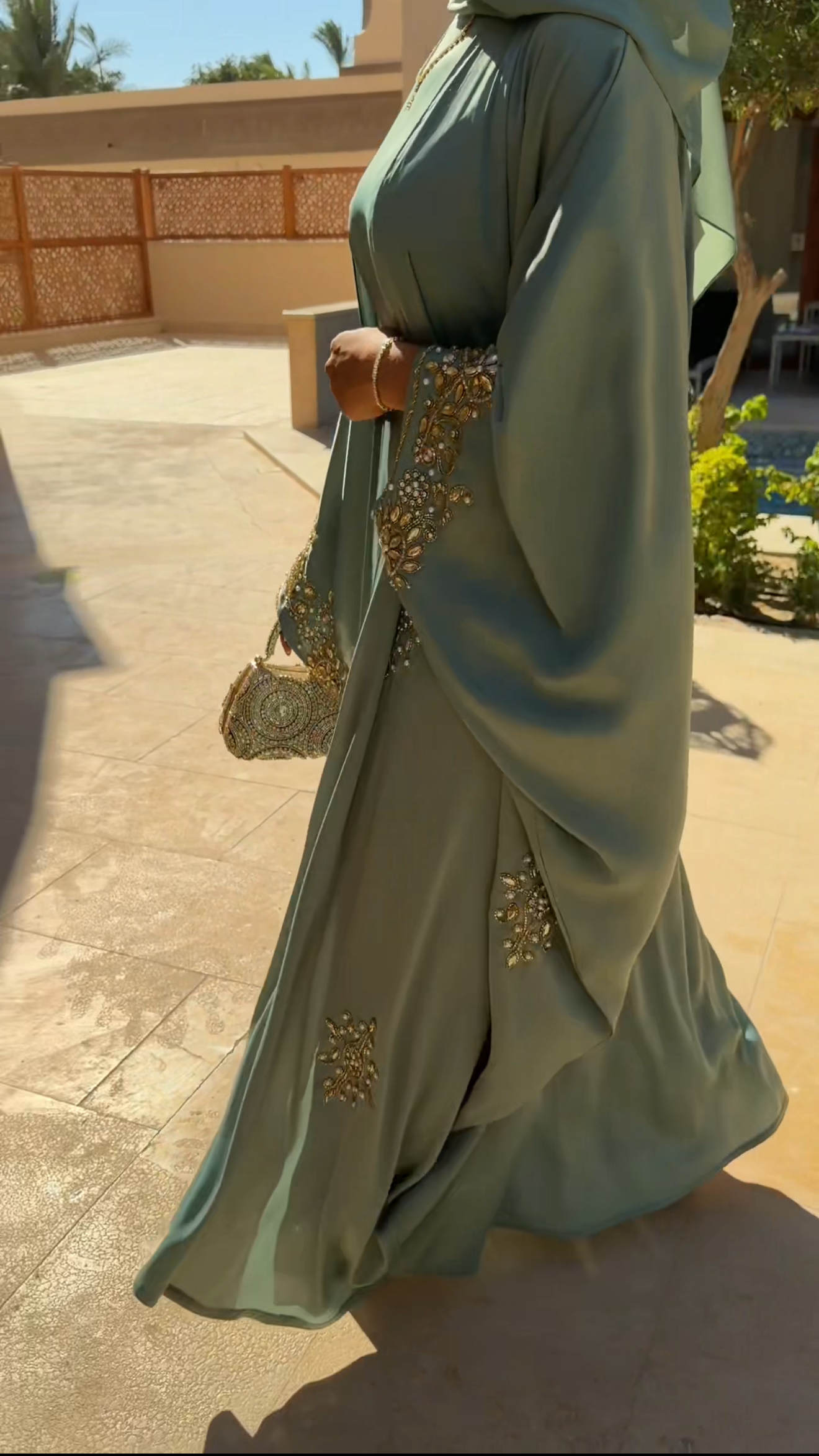 Mahla Abaya