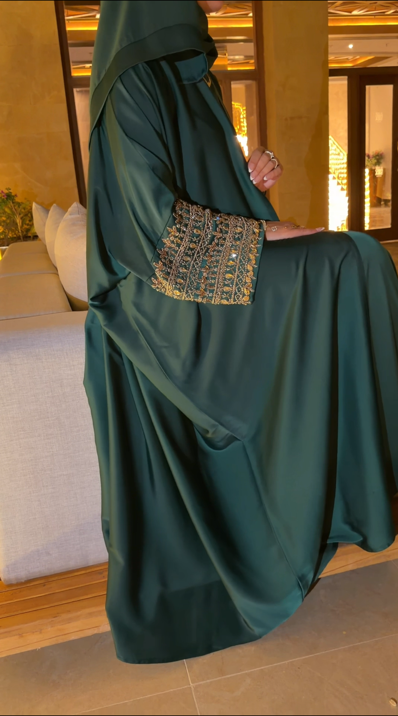 Mina abaya