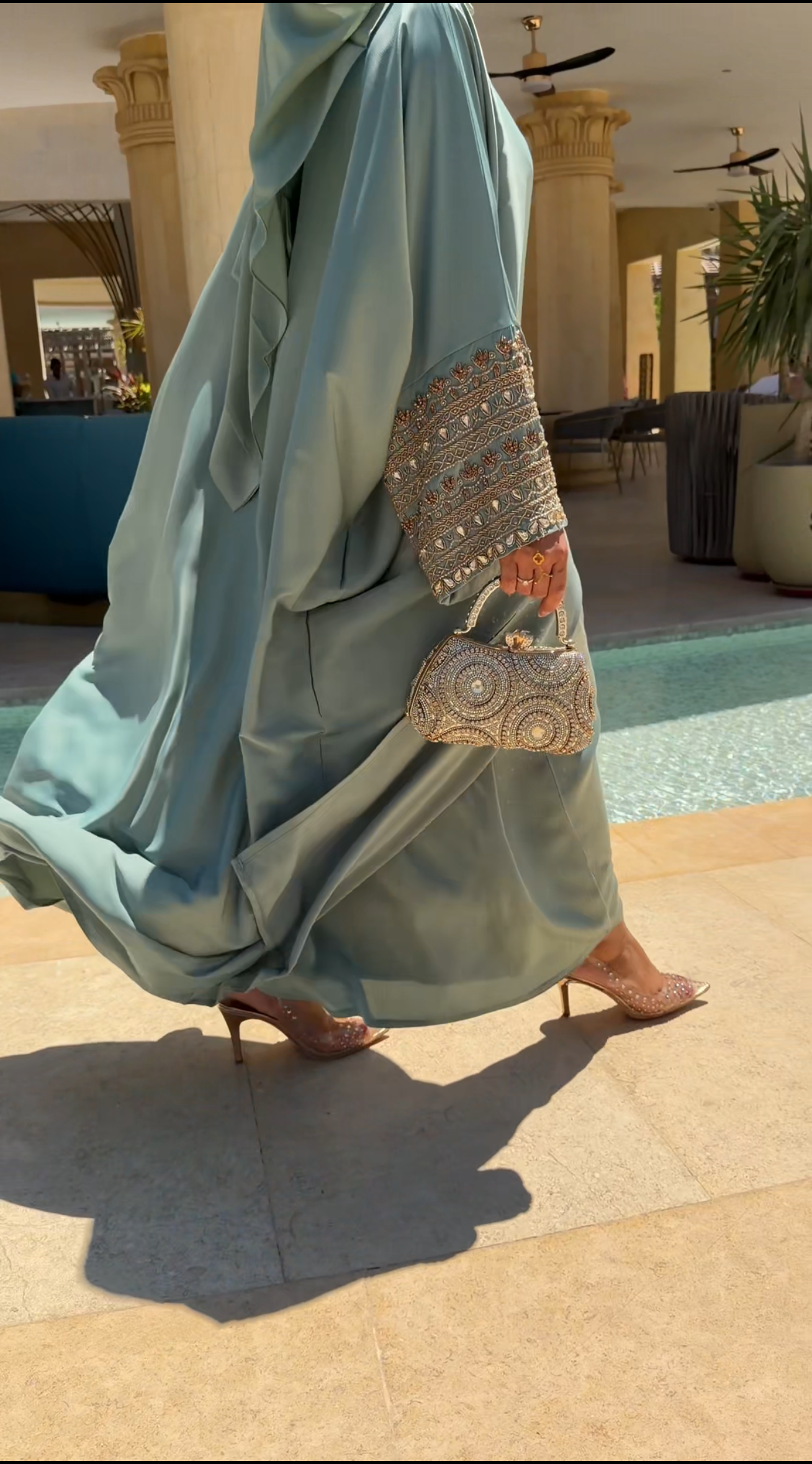 Mina abaya