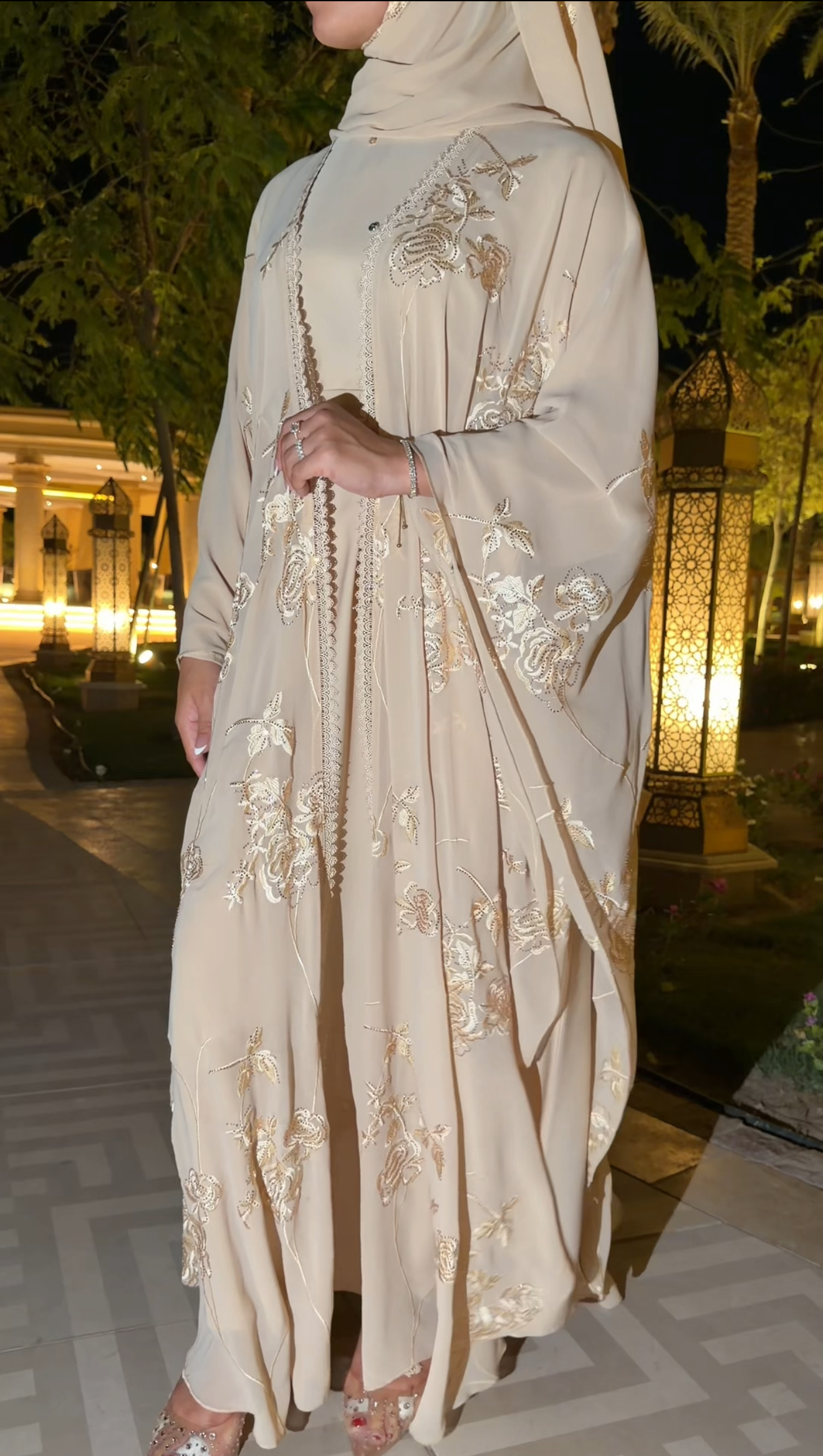 Dua abaya