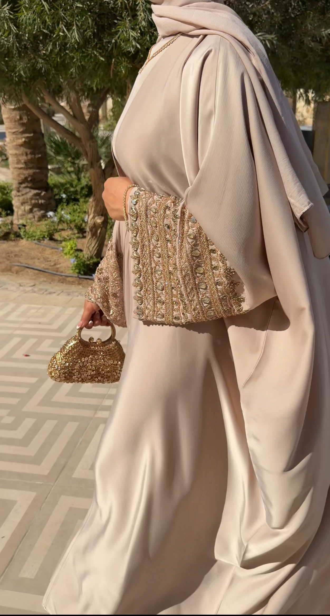 Mina abaya
