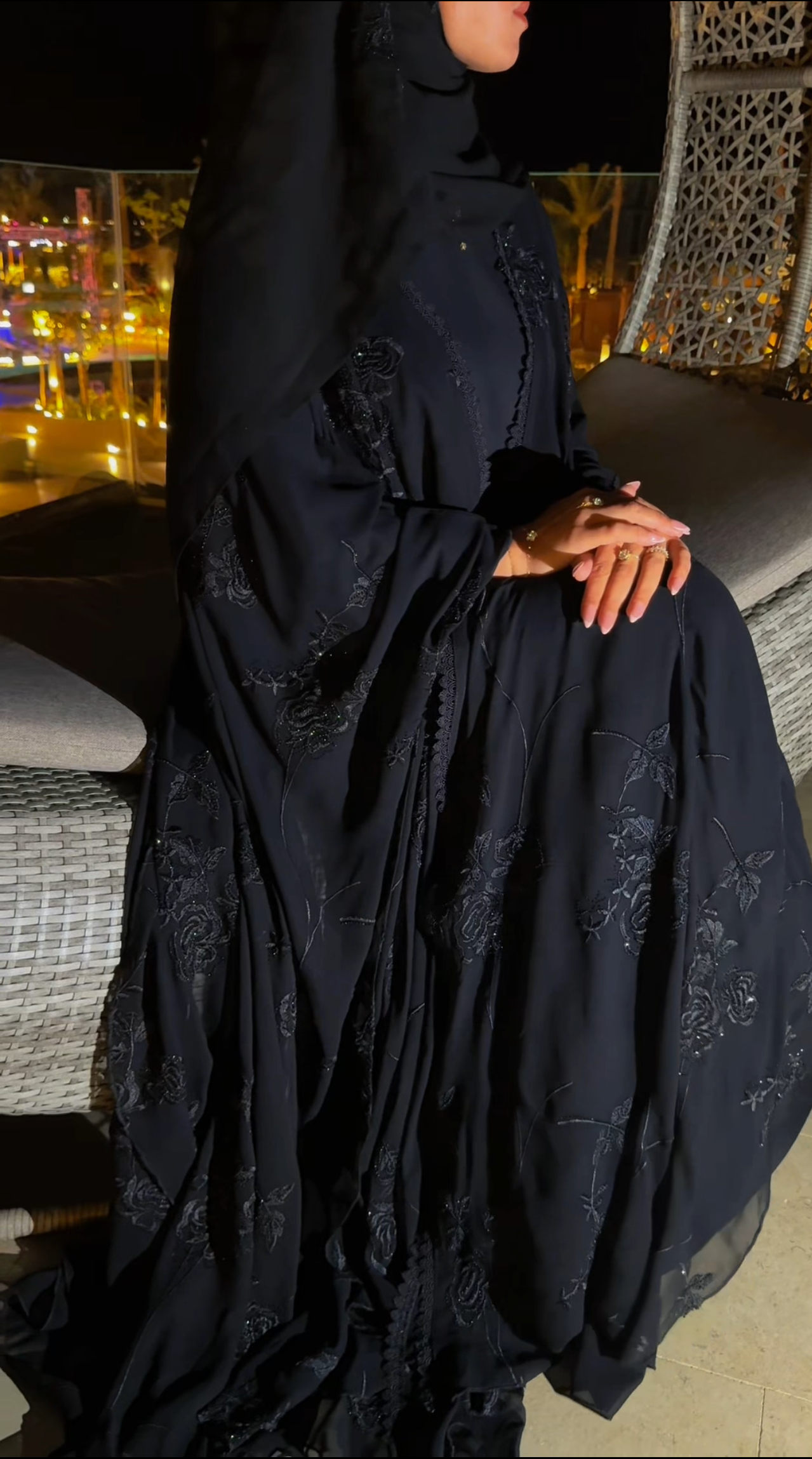 Dua abaya