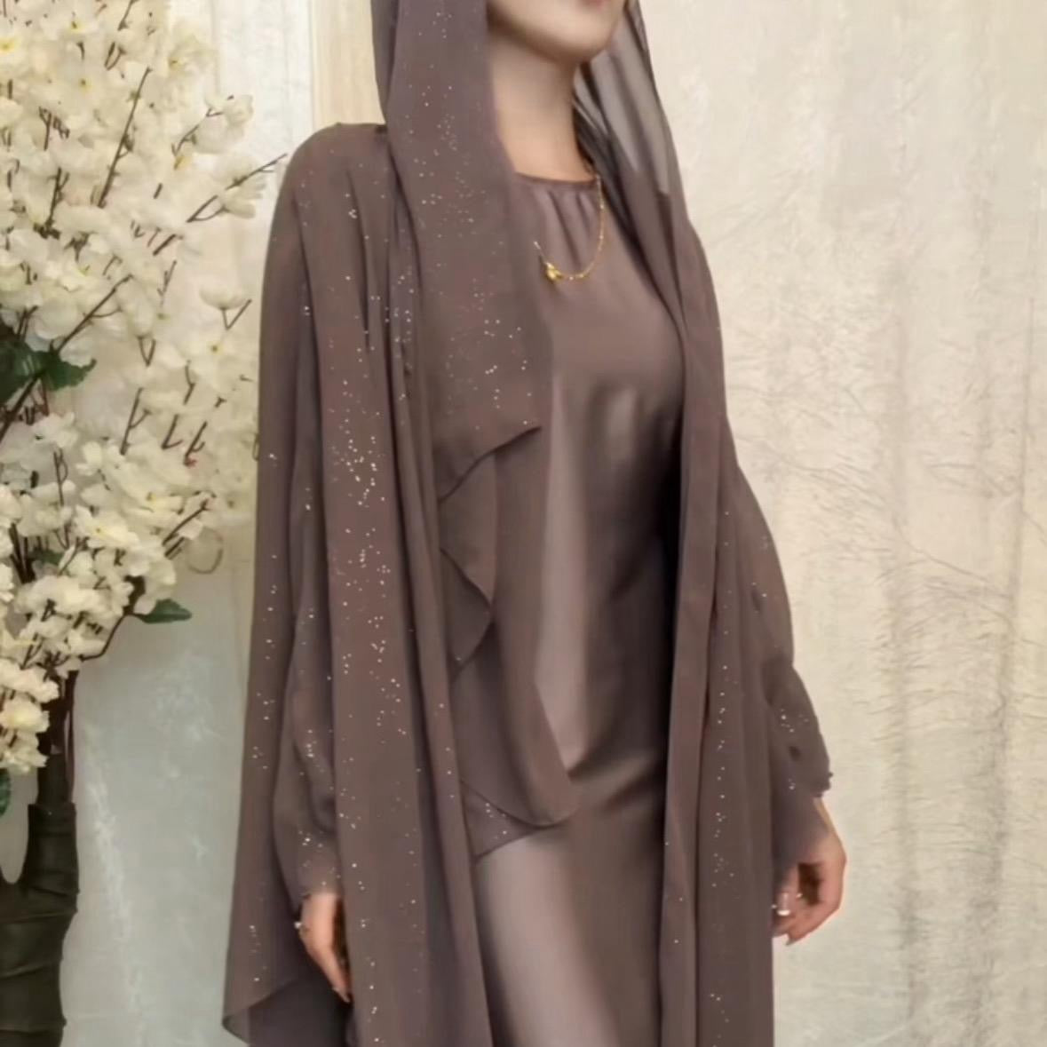 Zainab Abaya