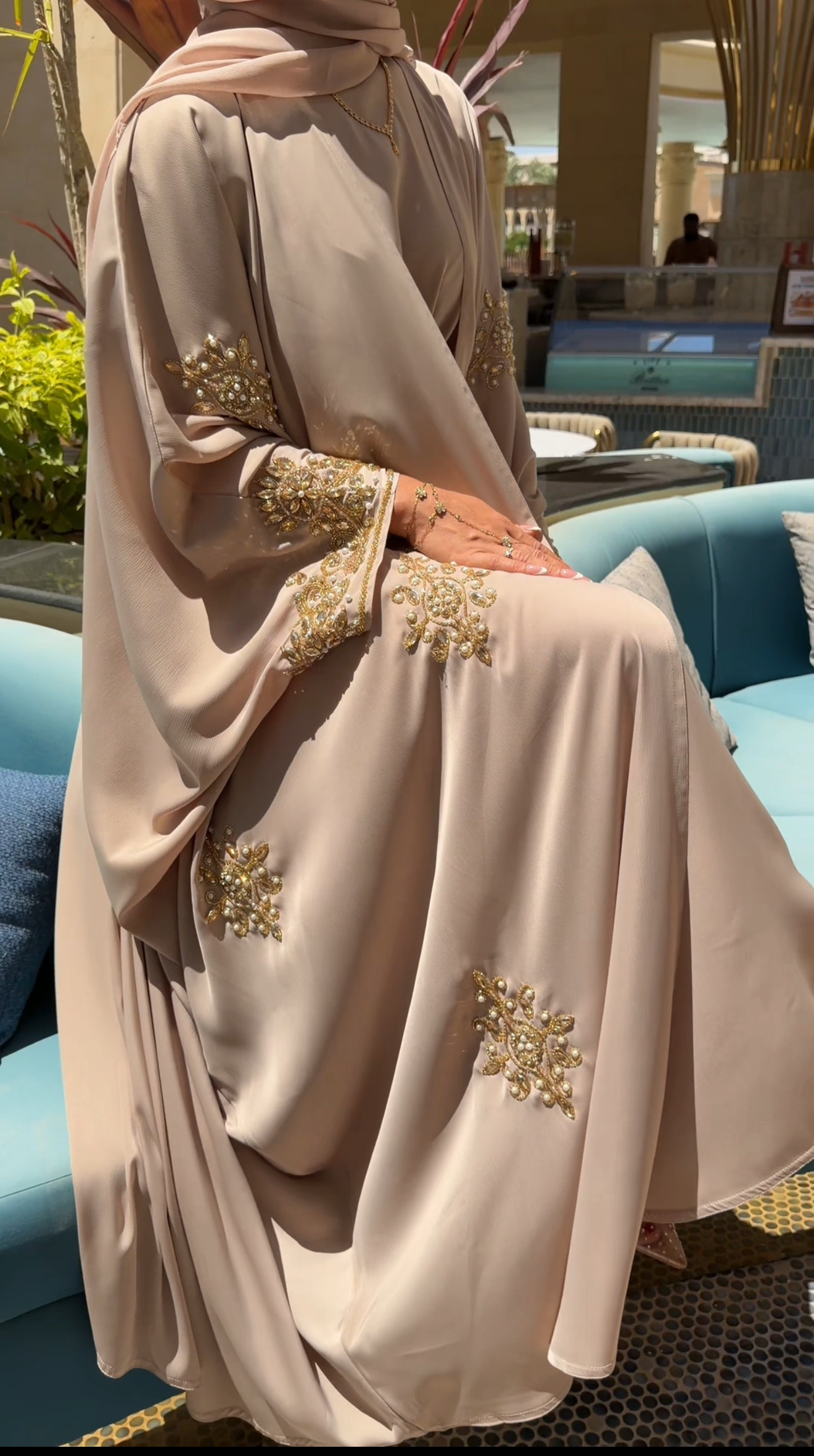 Mahla Abaya