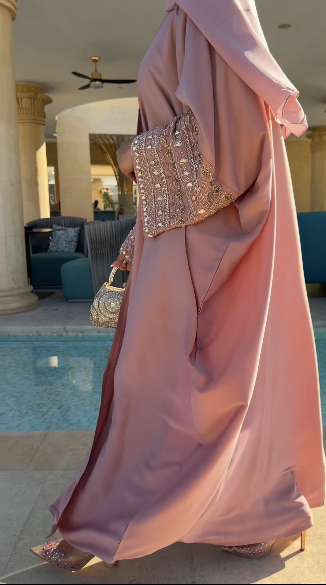 Mina abaya