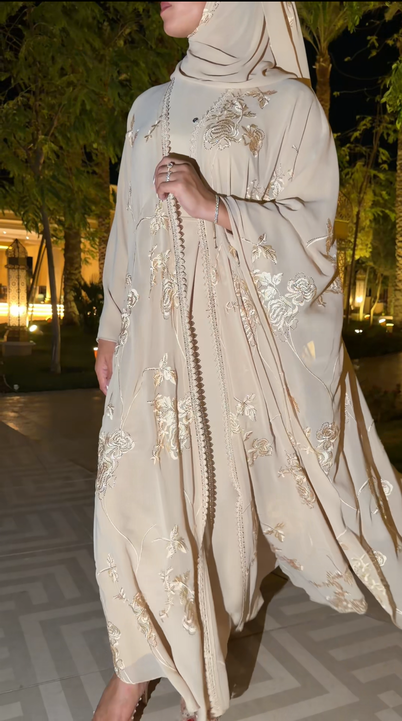 Dua abaya