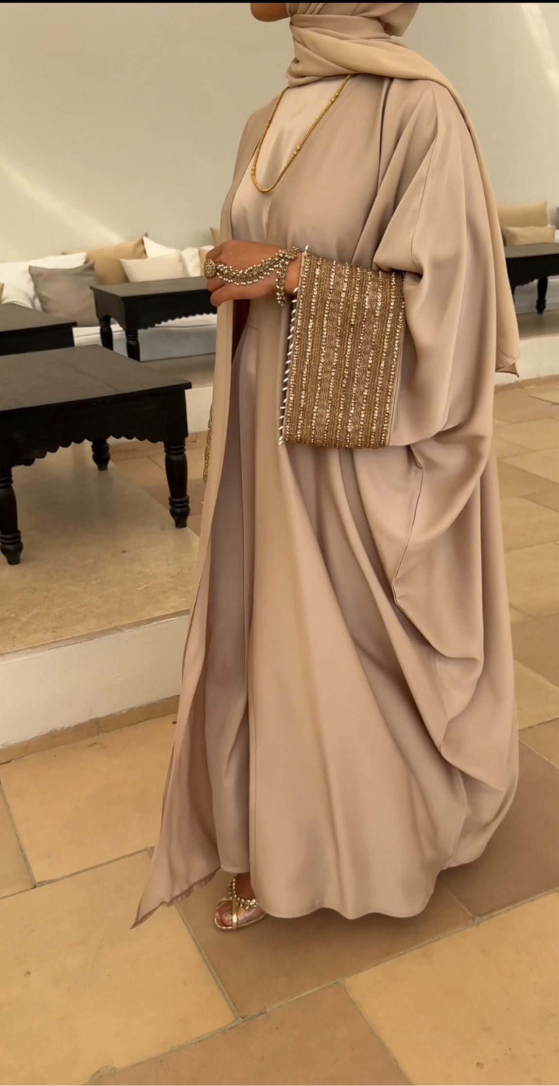 Neelam Abaya