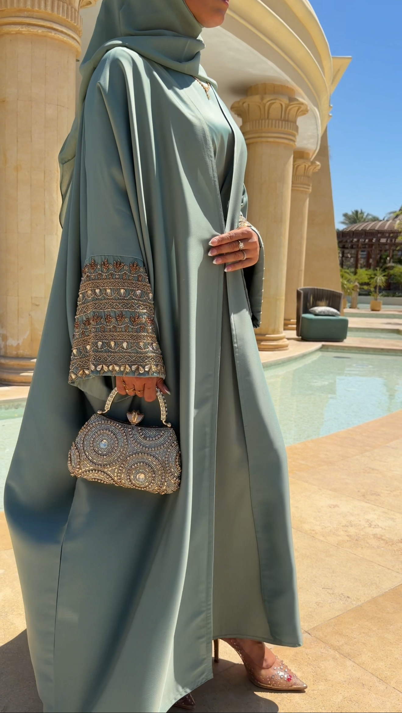 Mina abaya