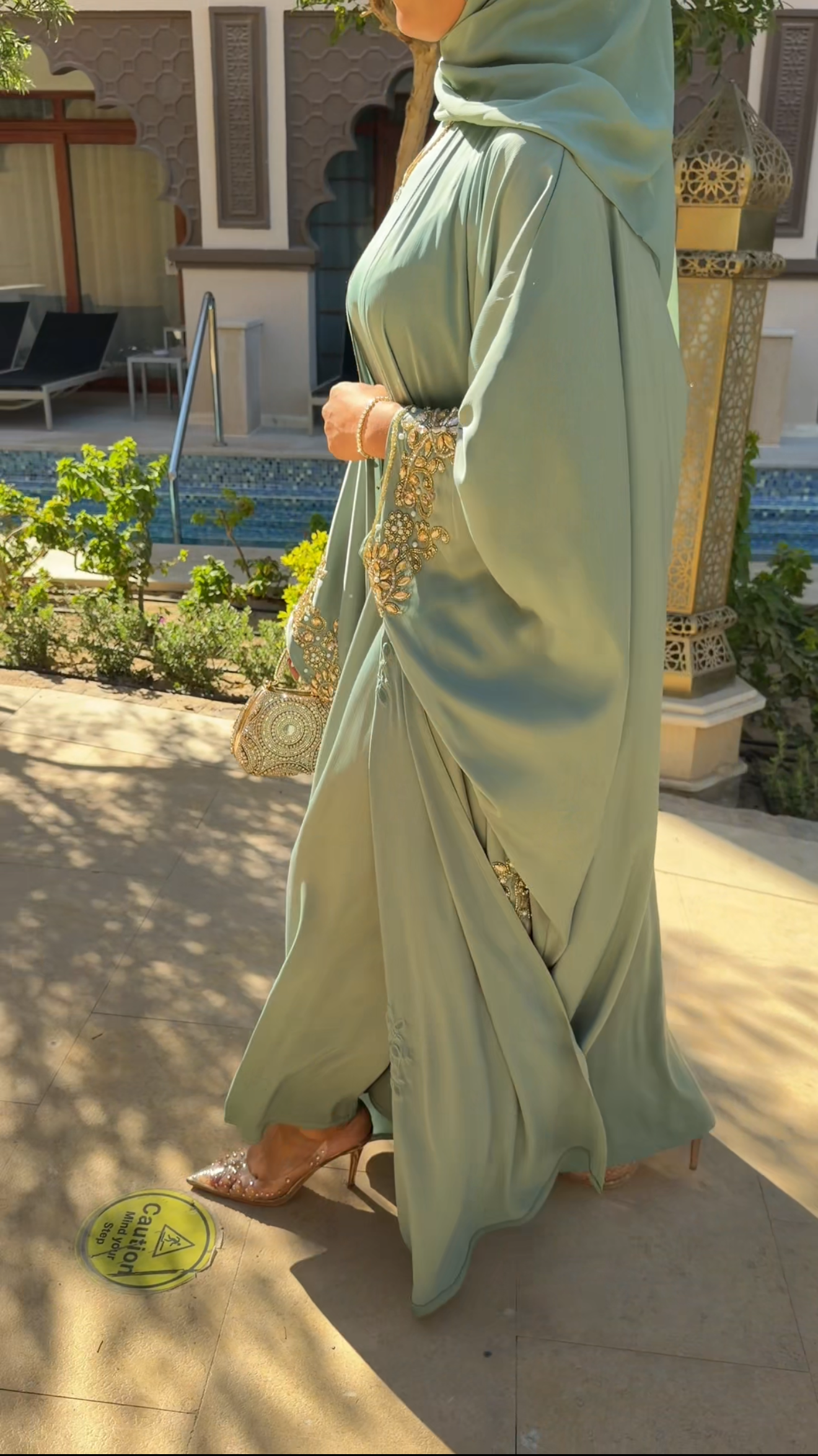 Mahla Abaya