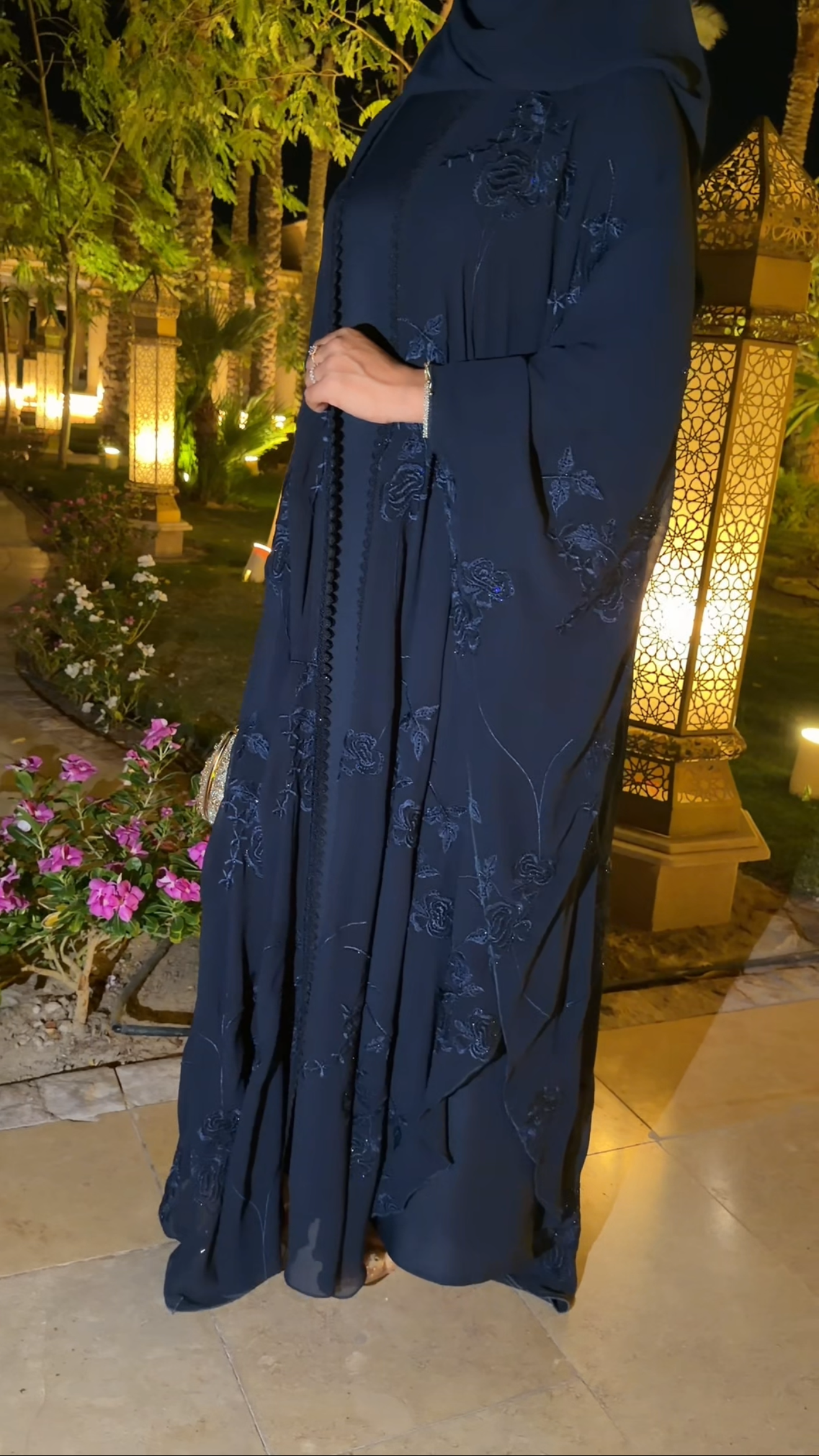 Dua abaya