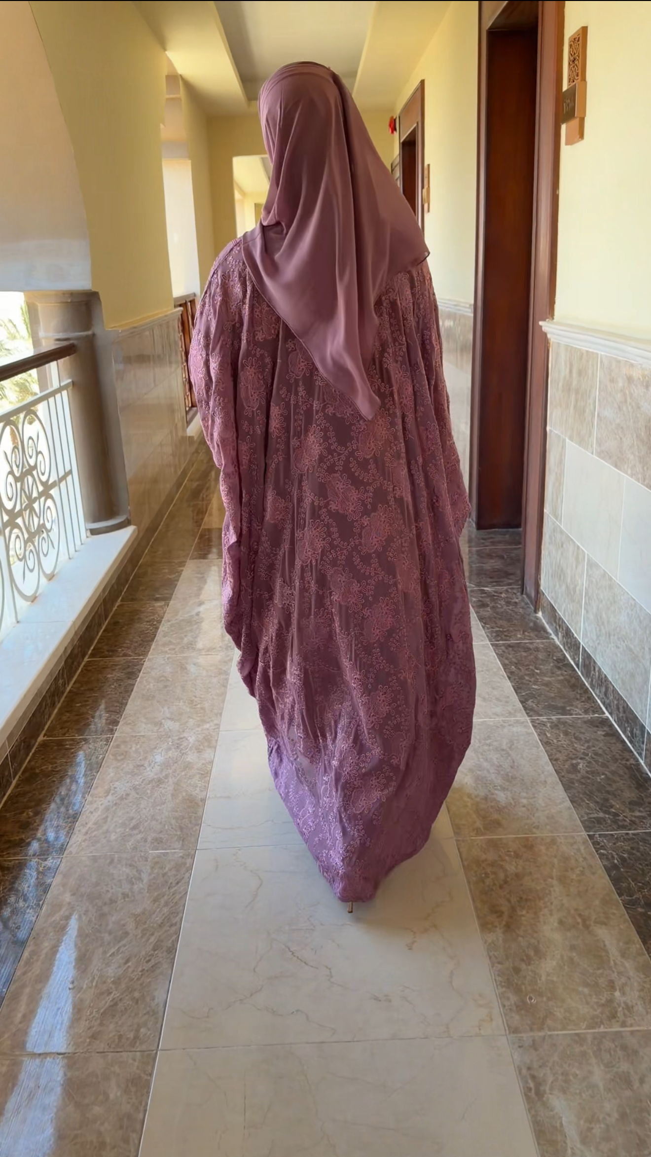 Nayla abaya